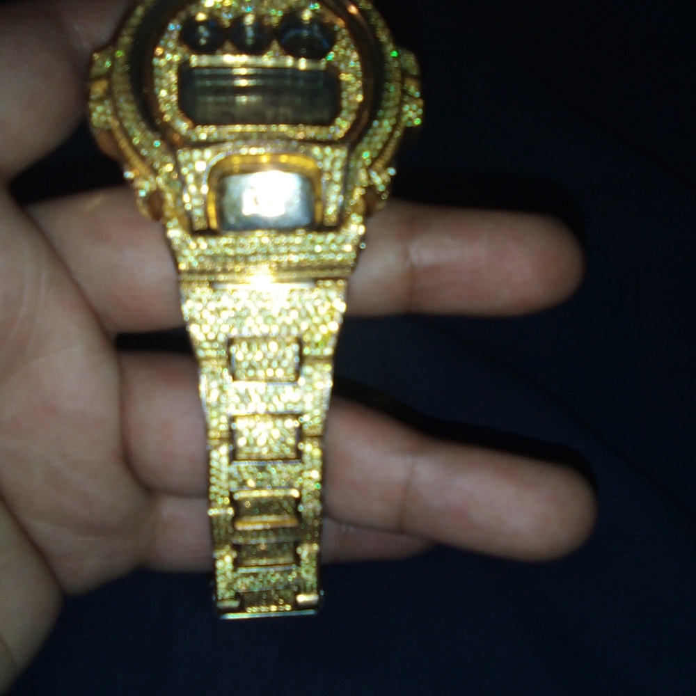 Watch - Picture 3 of 3